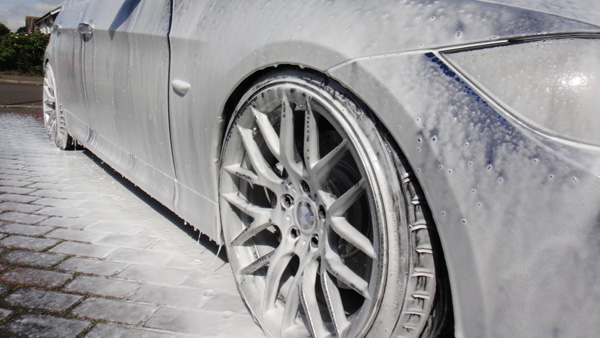 Нанесение пены пенной насадкой для Karcher на BMW E91