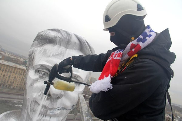 Пенная насадка для Karcher участвовала в мойке памятника Юрию Гагарину